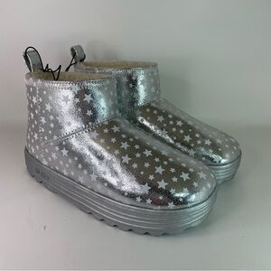NWOT Roxy Kids Silver Star Pattern House Shoes